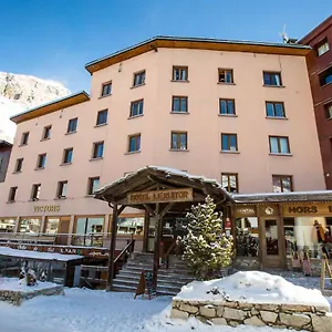 Langley Victors Hotel